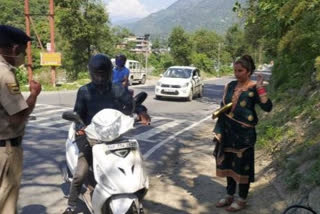 police cut challan due to not wear mask in chamba