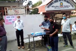 Prayas Sanstha unit Bharedi distributes masks and sanitizers to competitors of HAS In Hamirpur