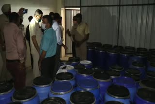 Illegal liquor recovered from godowns in Ambala