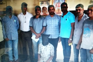 friend arrest for murder and gold chain robbery in thane