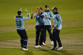 Bowlers shine as England fight back to beat Australia by 24 runs in 2nd ODI