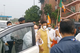 BJP national president JP Nadda welcomed on DND at noida