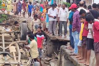 Van overturns in Srikakulam district