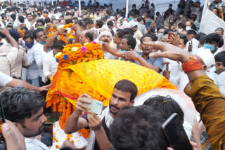 पंचतत्व में विलीन हुए रघुवंश प्रसाद सिंह