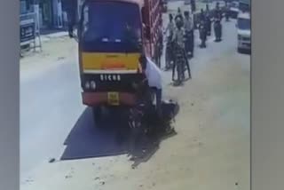 lorry-collided-with-the-two-wheeler-in-erode