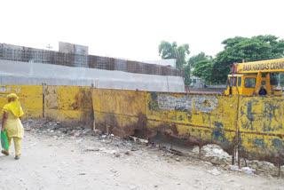 bridge connecting four assemblies has not yet been built in Sultanpuri