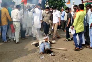 bjym-burnt-effigy-of-accused-in-satna-against-love-jihad-incident