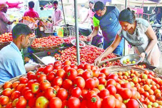 Tomato prices touch Rs 100 in Malda, Aizawl, Imphal: Govt data