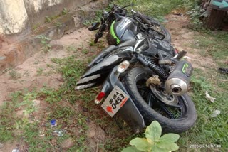 Tragic road accident in karadapal, 2 bike riders killed