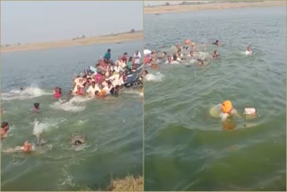 Boat sunk in Chambal river