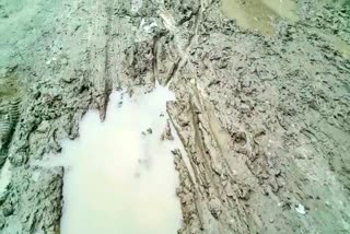 Poor condition of road in moran dibrugarh assam etv bharat news