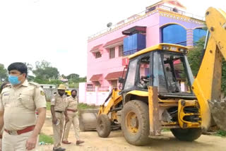 Emphasis clearance Of Gowdana lake