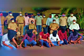 The gang that robbed the petrol pump is arrested by karad police