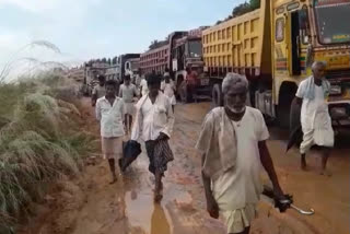 Villagers object to sand excavations in Muddadapeta srikakulam district