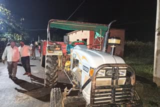 Illegal wood laden tractor Seized in giridih, Giridih Forest Department, Illegal timber harvesting in Giridih forest area, गिरिडीह में अवैध लकड़ी लदा ट्रैक्टर जब्त, , गिरिडीह वन विभाग, गिरिडीह वन क्षेत्र में लकड़ी की अवैध कटाई