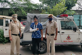 delhi police Cyber cell arrested accused in cheating case