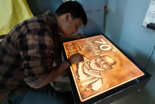 Dharwad artist wishes PM Modi through his sand art