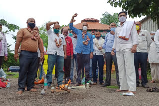 nashik Yeola prahar Sanghatana protest against ban on onion export