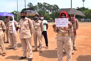 protest of assistant police staffs continues sixth day in ranchi, रांची में सहायक पुलिसकर्मियों का आंदोलन