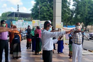 raipur-rail-division-organized-cleanliness-awareness-campaign-at-all-stations