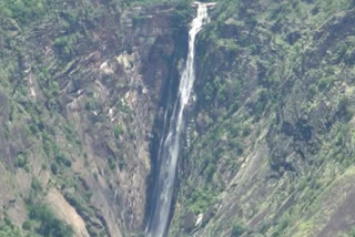 young-people-going-to-the-waterfall-despite-the-ban