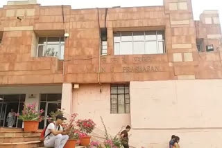 JNU administration alleges that people living are hiding information about corona getting infected