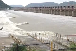 First hazard warning at Prakasam Barrage