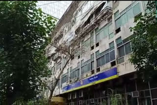 Maharashtra: Cylinder blast at Old passport office in Worli