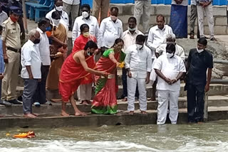 MLA Padmadevender Reddy paid special homage to Ganga