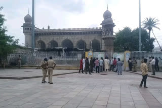 only 50 worshipers offered friday prayers at the mecca mosque