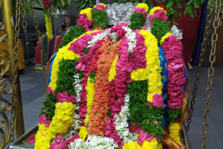 unjal seva rituals in yadadri temple