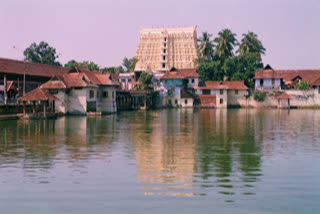 Sree Padmanabha Swamy temple  Sree Padmanabha Swamy aarattu  ശ്രീപത്മനാഭ സ്വാമി  Sree Padmanabha  ശ്രീപത്മനാഭ സ്വാമി പത്മതീർഥക്കുളം  പത്മതീർഥക്കുളം ആറാട്ട്