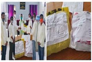 parbhani congress given onion gift to pm and agriculture minister over union government's onion export ban decision