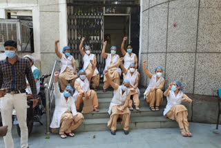 kasturba Gandhi Hospital nursing staff protests