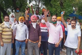 Protest by Azad Taxi Union in mohali