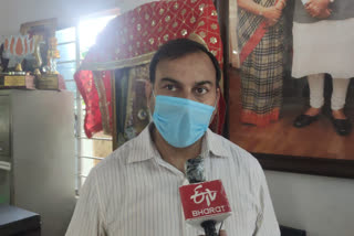 SDMC Deputy Mayor Subhash Bhadana distributes protein masks and sanitizer to gym going girls