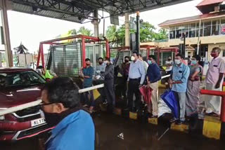 തൃശൂർ  thrissur  paliyekkara toll plaza  fastag  fault  പിഴവ്  പാലിയേക്കര  കലക്ടർ എസ് ഷാനവാസ്  s shanavas  collector