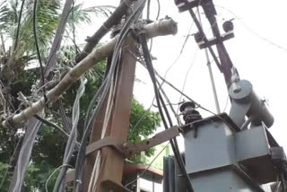 transformer in danger, subarnapur latest news, transformer irregularities, ବିପଦ ସଙ୍କୁଳ ଅବସ୍ଥାରେ ଟ୍ରାନ୍ସଫର୍ମର, ସୁବର୍ଣ୍ଣପୁର ଲାଟେଷ୍ଟ ନ୍ୟୁଜ୍‌, ସୁବର୍ଣ୍ଣପୁରରେ ଅବ୍ୟବସ୍ଥାରେ ଟ୍ରାନ୍ସଫର୍ମର