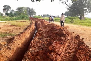 Villagers in Balrampur accused the contractor of damaging the road