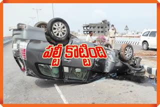 Volvo car collides with current pole at rajendra nagar