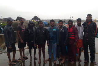 Protection of four fishermen who are in danger