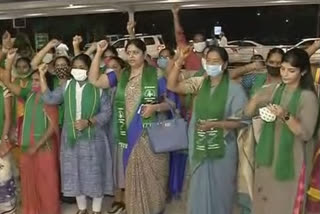 amaravathi-mahila-jac-went-to-delhi