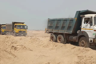 Mining mafia forcefully took truck caught from ADC