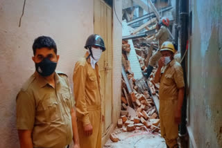 Under-construction building collapses in old Delhi  building collapses in old Delhi  building collapses  old delhi building collapse