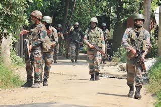 جموں و کشمیر: سیکیورٹی فورسز سے بچنے کے لیے زیر زمین بنکر کا استعمال