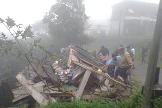 Two injured in Kulamavil building collapse  Kulamavil building collapse  കുളമാവിൽ കെട്ടിടം തകർന്നു  കെട്ടിടം തകർന്ന് രണ്ട് പേർക്ക് പരിക്ക്