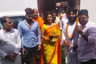 akshara singh reached ayodhya