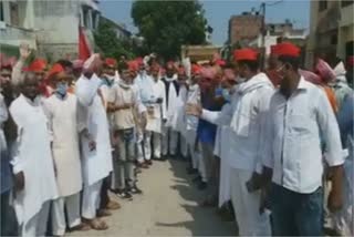 protested against the current government in saharanpur deoband uttar pradesh