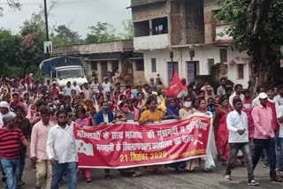 CPI (M) encircles SDPO office in giridih, भाकपा माले ने किया SDPO कार्यालय का घेराव