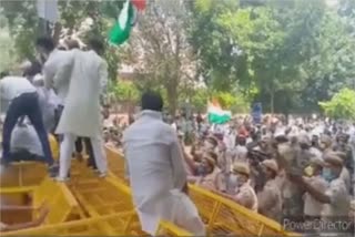 protest outside parliament against the farmers' bill